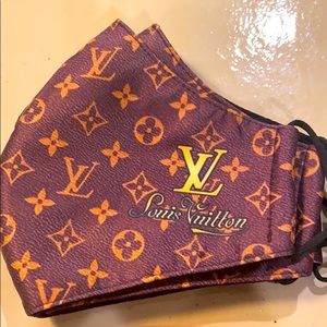 Super cute face mask!!